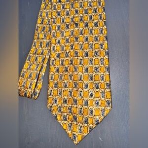 Ermenegildo Zegna 100% silk geometric tie Made in Italy